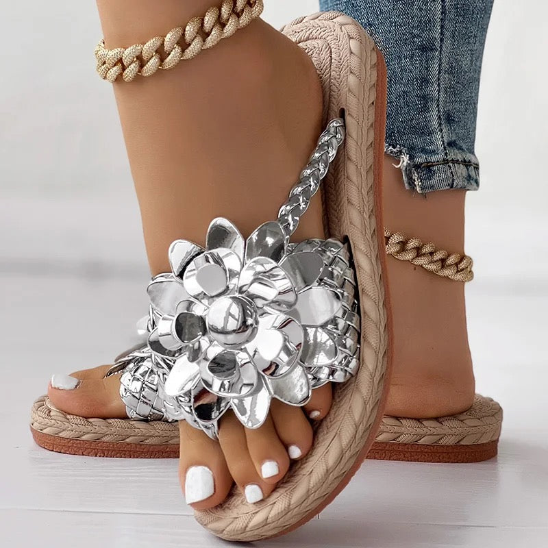 Deluxor™ - Bunte Blumensandalen