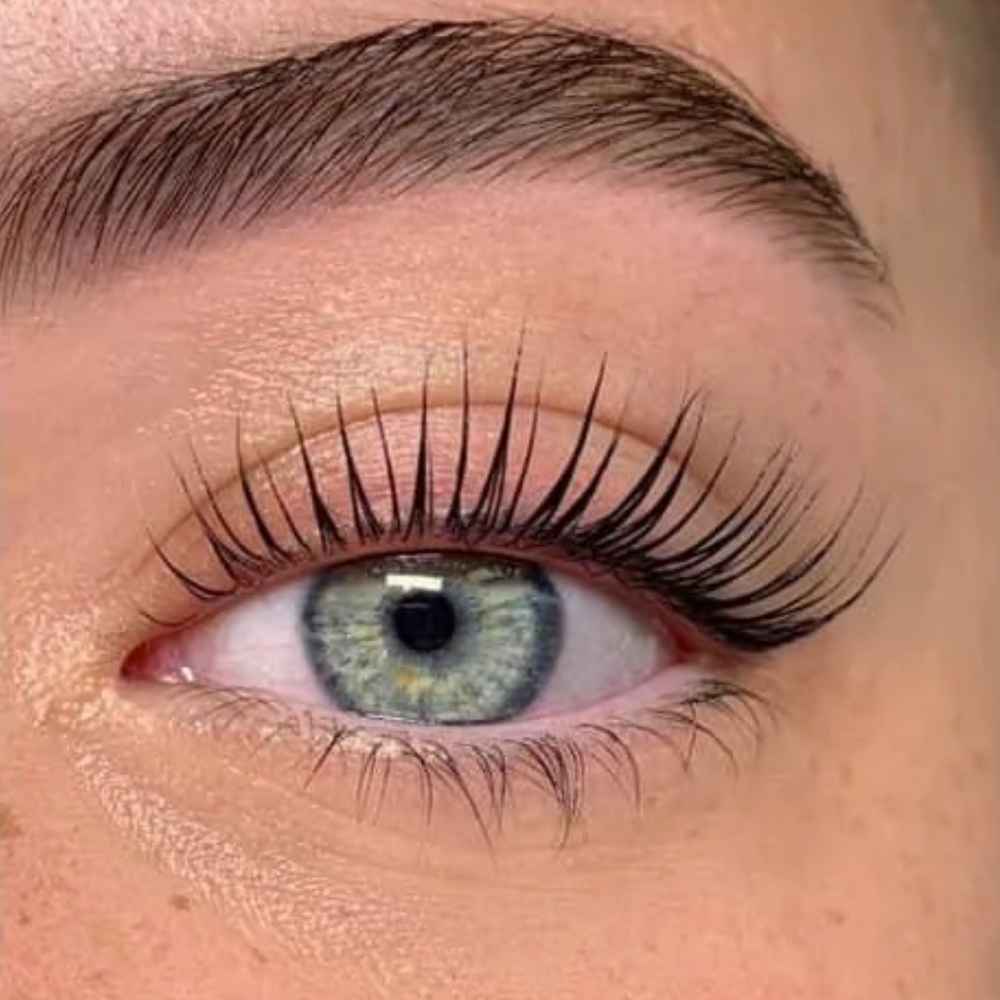 Emily™ - Ihr natürliches Wimpernwachstumsserum!